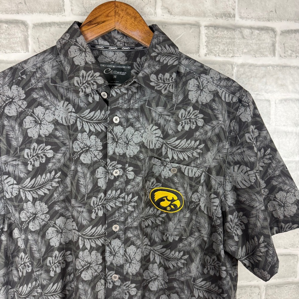 Chiliwear Iowa Hawkeyes Mens Medium Grey Floral Tropical Button Down Shirt NCAA